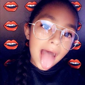 Meet your Posher, Hailey